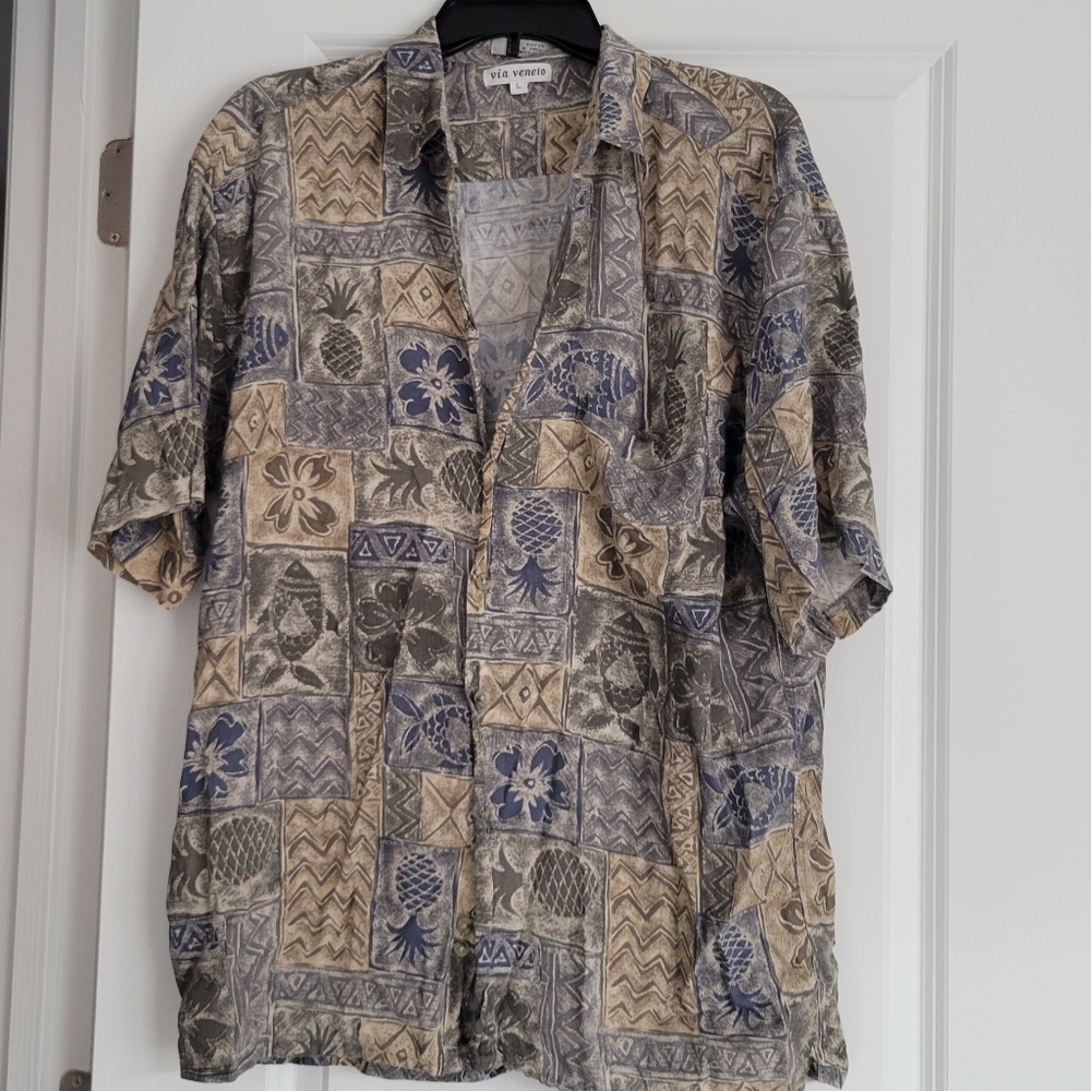 Via Veneto Men's  Hawaiin Shirt Shirt. Size Large